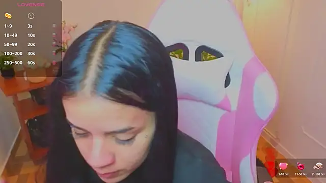 Nicole Foxx  online show from 07-15-26, 06:48