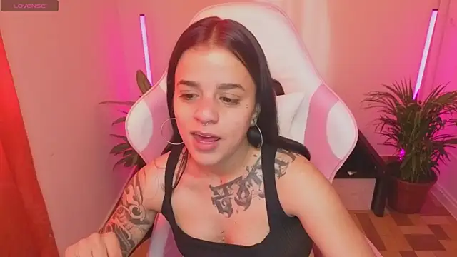 Nicole Foxx  online show from 05-15-26, 10:30