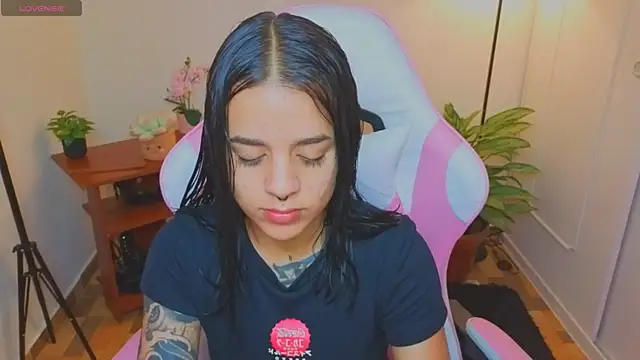 Nicole Foxx  online show from 06-18-26, 08:03