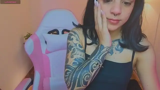 Nicole Foxx  online show from 06-11-26, 06:49