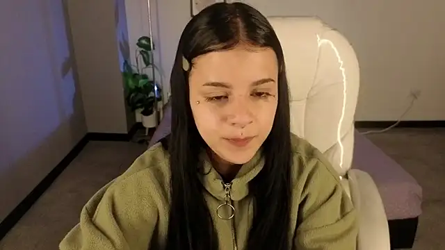 Nicole Foxx  online show from 10-09-25, 07:47