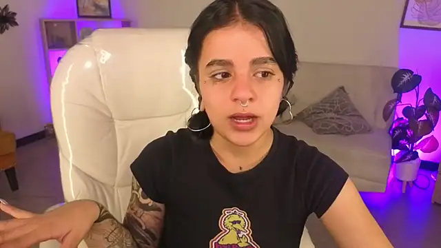 Nicole Foxx  online show from 11-30-25, 03:35