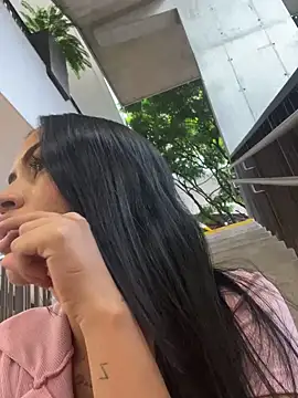 Snapshot of Ariana_lily_ chatting on 03-18-25, 08:16 Ariana lily online show from 03-18-25, 08:16