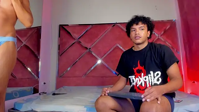 Snapshot of DanteAndKyle chatting on 11-07-25, 10:24 DanteAndKyle online show from 11-07-25, 10:24