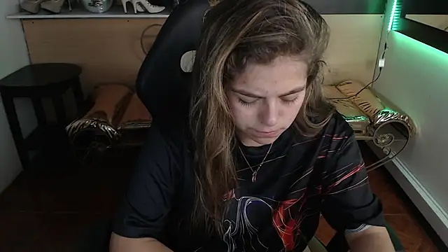 Kitten Cam online show from 10-17-25, 03:43