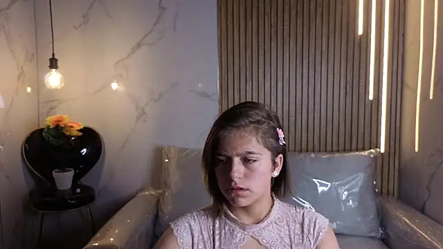 Kitten Cam online show from 06-12-26, 09:34