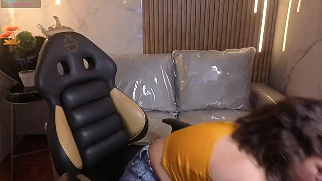 Kitten Cam online show from 03-13-26, 02:05