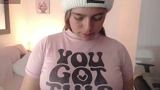 Kitten Cam online show from 12-14-25, 05:07