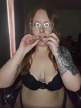 TattedMamaXOXO online show from 05-15-26, 07:56