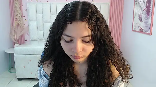 Snapshot of shalon_diaz_s chatting on 09-28-25, 01:07 shalon diaz s online show from 09-28-25, 01:07