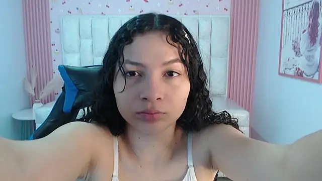 Snapshot of shalon_diaz_s chatting on 09-18-25, 01:03 shalon diaz s online show from 09-18-25, 01:03