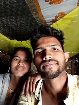 Snapshot of Hot_couple_1 chatting on 03-06-25, 05:46 Hot couple 1 online show from 03-06-25, 05:46