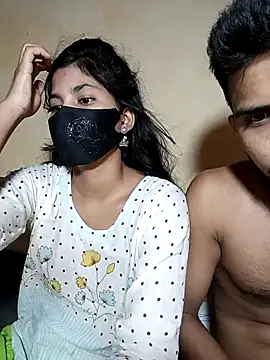 Snapshot of Hot_couple_1 chatting on 10-20-25, 11:11 Hot couple 1 online show from 10-20-25, 11:11
