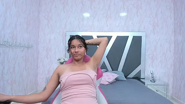 Snapshot of LIA_SWAN_ chatting on 03-02-25, 10:05 LIA SWAN  online show from 03-02-25, 10:05