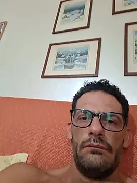 Snapshot of Nzino1983 chatting on 07-15-26, 04:58 Nzino1983 online show from 07-15-26, 04:58