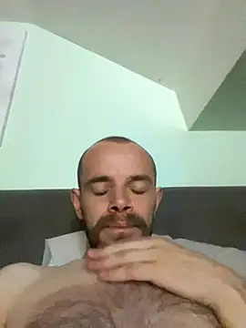 Snapshot of wyattstone chatting on 09-30-25, 11:11 wyattstone online show from 09-30-25, 11:11