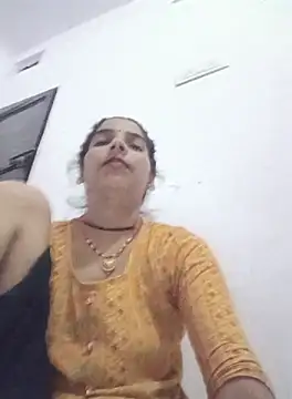 Snapshot of Bina_Bhanot chatting on 09-26-25, 06:59 Bina Bhanot online show from 09-26-25, 06:59