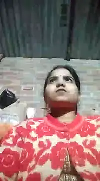 Snapshot of Bina_Bhanot chatting on 02-07-25, 02:04 Bina Bhanot online show from 02-07-25, 02:04