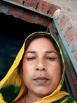 Snapshot of Bina_Bhanot chatting on 03-23-25, 08:15 Bina Bhanot online show from 03-23-25, 08:15