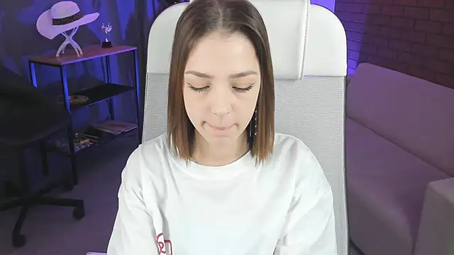 PamBeesly online show from 01-10-26, 09:15