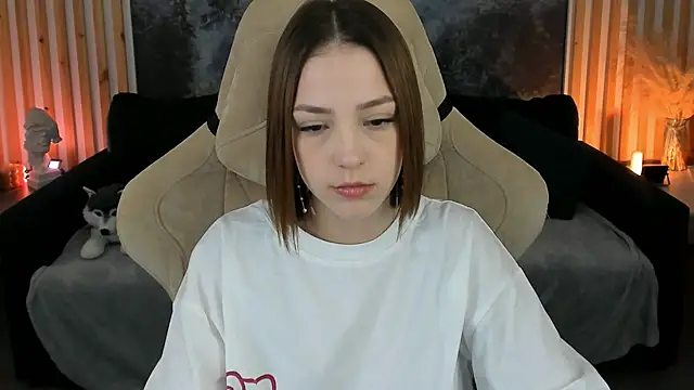 PamBeesly online show from 10-28-25, 08:24