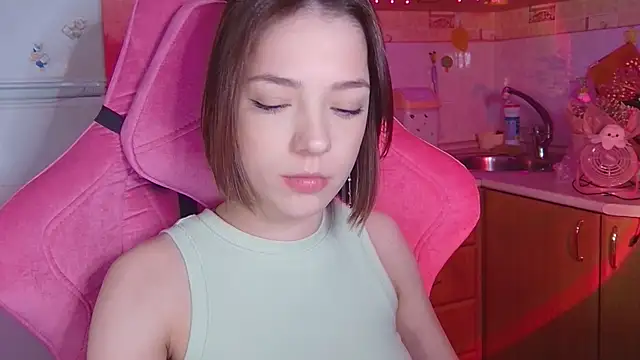 Snapshot of PamBeesly chatting on 04-26-26, 06:27 PamBeesly online show from 04-26-26, 06:27