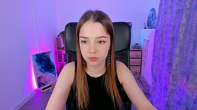 PamBeesly online show from 03-18-25, 11:11