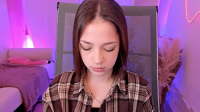 PamBeesly online show from 12-16-25, 08:29