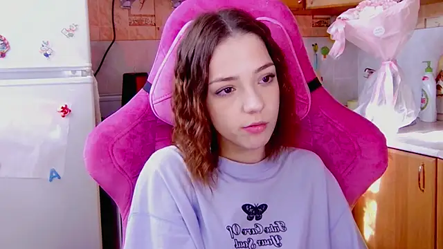 PamBeesly online show from 02-19-26, 09:28