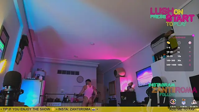 Snapshot of ZRD88 chatting on 10-11-25, 01:17 ZRD88 online show from 10-11-25, 01:17