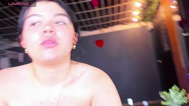 Snapshot of Zoe_Cheshire chatting on 02-15-25, 12:04 Zoe Cheshire online show from 02-15-25, 12:04