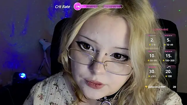 Snapshot of Electro_doll chatting on 03-05-25, 02:34 Electro doll online show from 03-05-25, 02:34