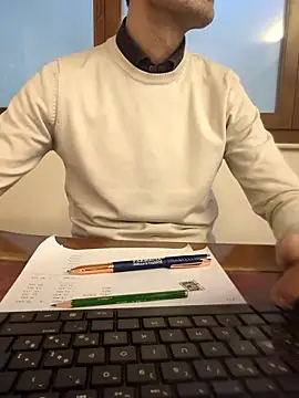 Snapshot of AvvocatoPorco chatting on 02-17-25, 10:51 AvvocatoPorco online show from 02-17-25, 10:51
