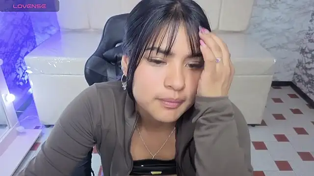 Paulette v online show from 11-13-25, 01:09