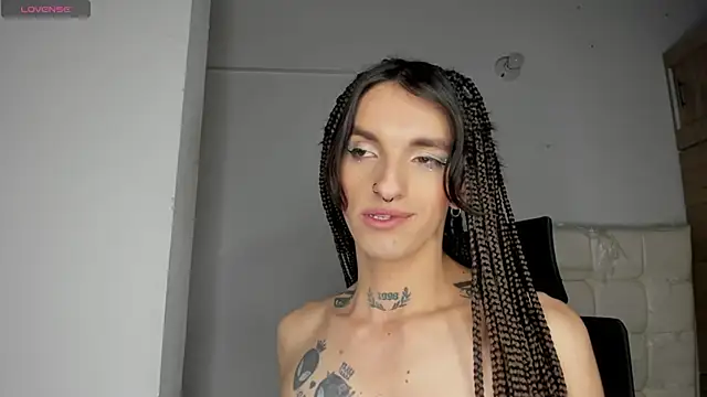 Snapshot of CharlotteWings chatting on 02-22-25, 12:16 CharlotteWings online show from 02-22-25, 12:16