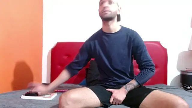 Cristian white online show from 10-25-25, 01:16