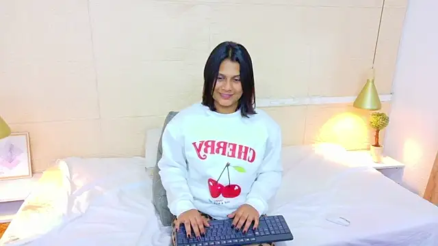 tinyy whore18 online show from 03-31-26, 08:16