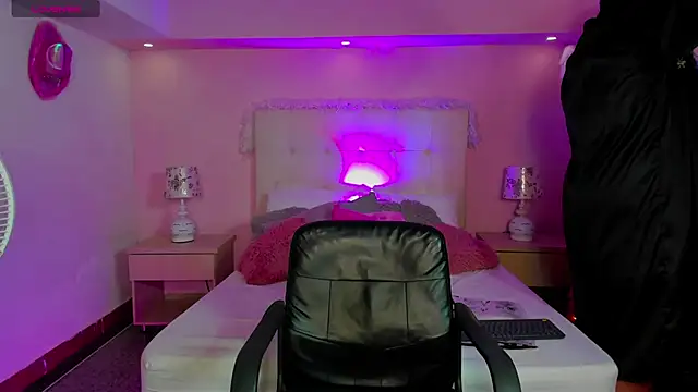 ScarlettDreamss7 online show from 03-21-25, 07:46