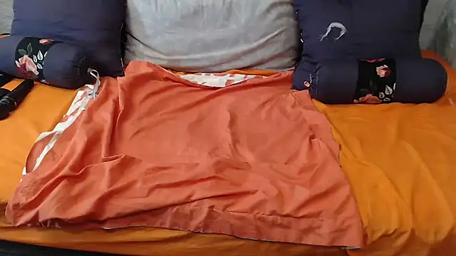 Snapshot of BustyTickAss chatting on 02-21-25, 06:15 BustyTickAss online show from 02-21-25, 06:15