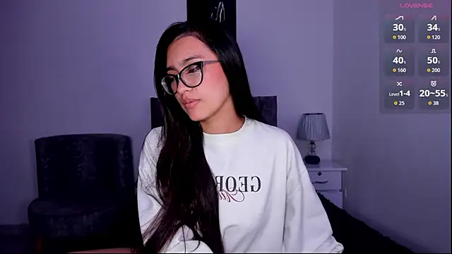 Snapshot of AgathaHowland_ chatting on 10-15-25, 08:33 AgathaHowland online show from 10-15-25, 08:33