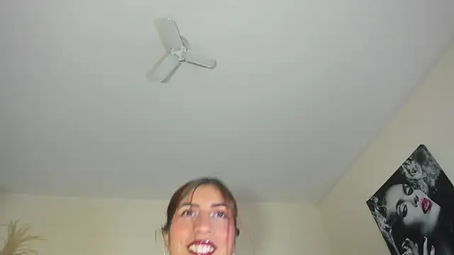 emili clark online show from 11-15-25, 09:41