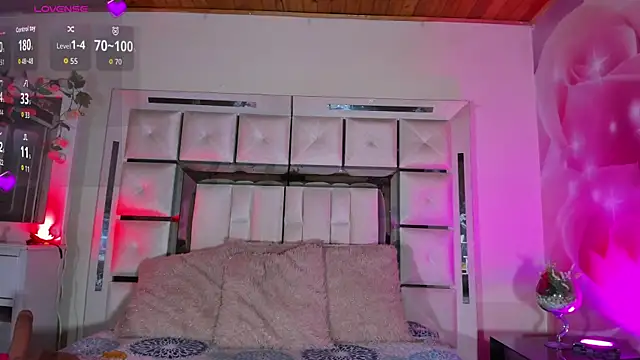 emili clark online show from 01-13-26, 04:27