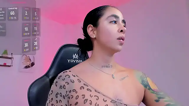 sophierooy22 online show from 01-05-26, 06:11