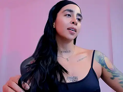 sophierooy22 online show from 11-26-25, 11:49