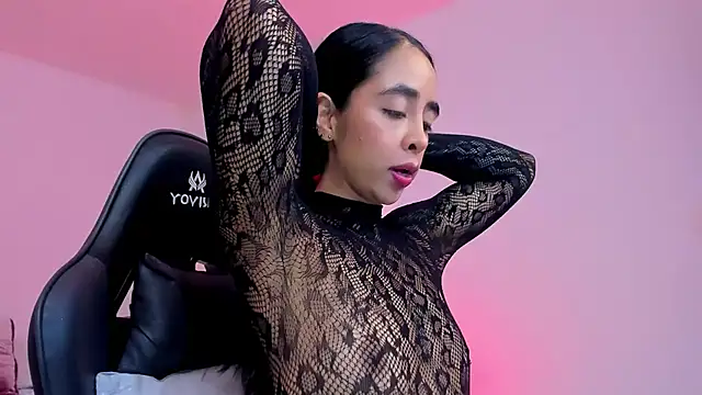 sophierooy22 online show from 05-12-26, 12:11