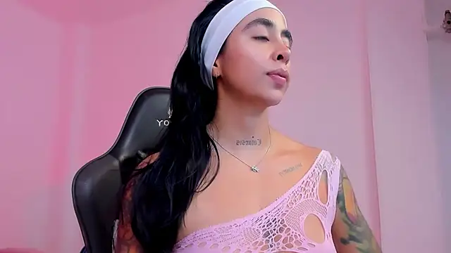 sophierooy22 online show from 11-20-25, 04:07