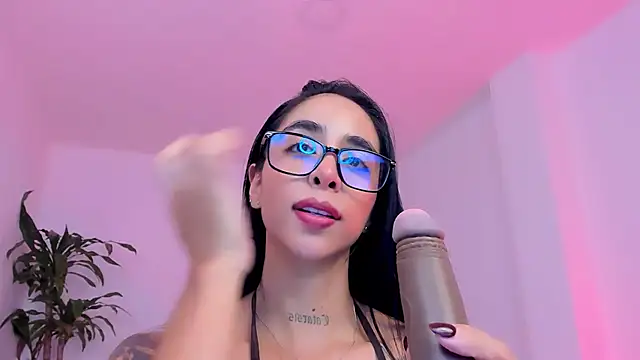 sophierooy22 online show from 06-14-26, 03:19