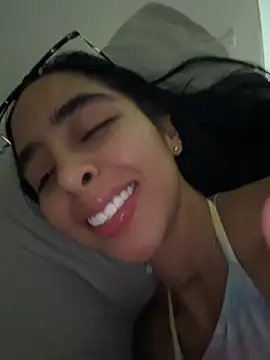sophierooy22 online show from 06-21-26, 05:52