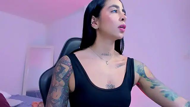 sophierooy22 online show from 04-22-26, 08:04