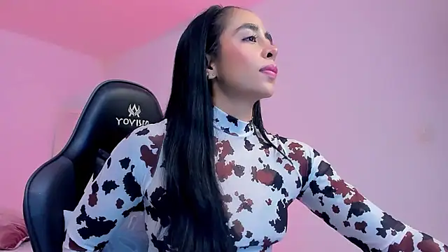 sophierooy22 online show from 04-26-26, 12:52